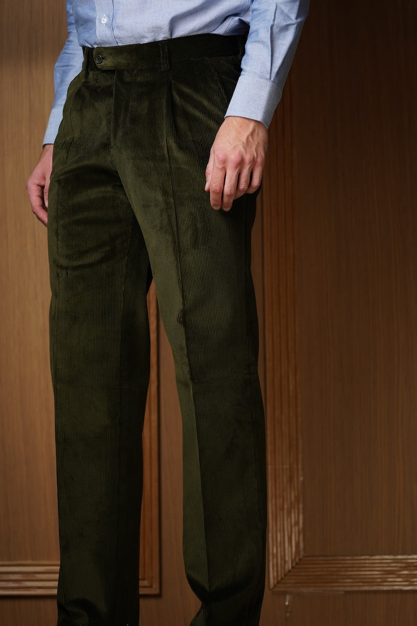 Pantalon en velours à pinces épaisseur classique