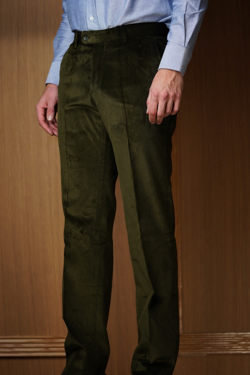 Pantalon en velours sans pinces épaisseur classique