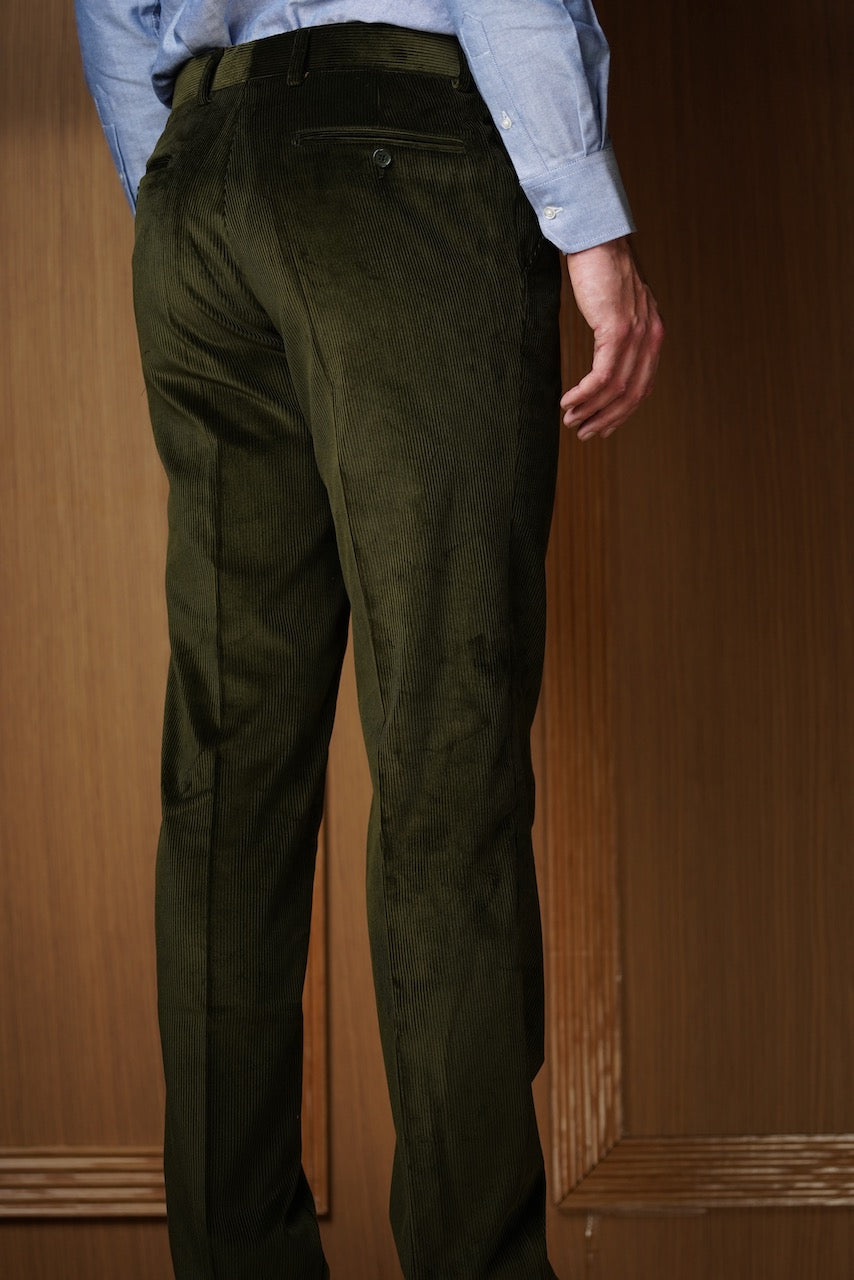 Pantalon en velours sans pinces épaisseur classique