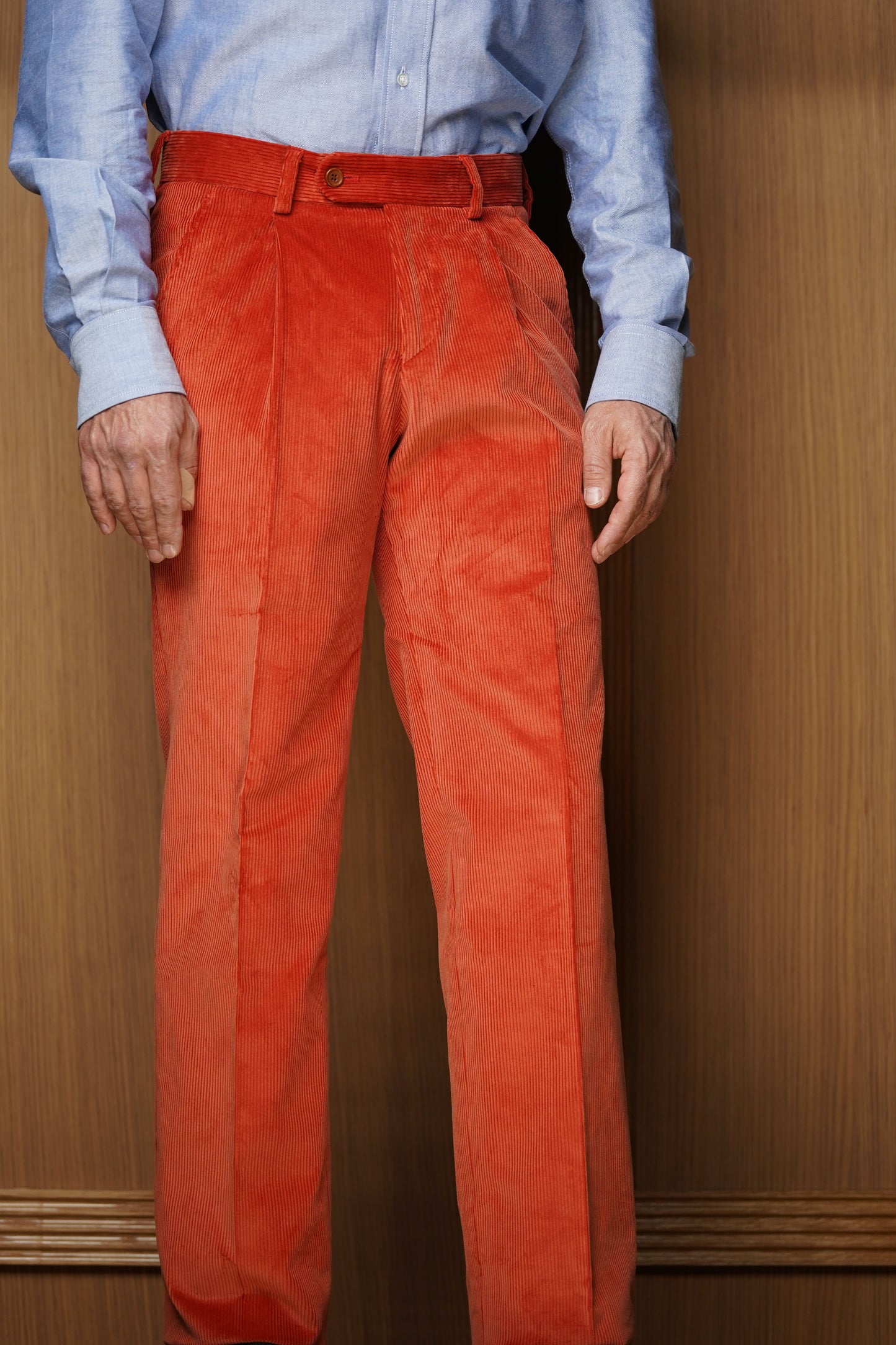 Pantalon en velours à pinces épaisseur classique
