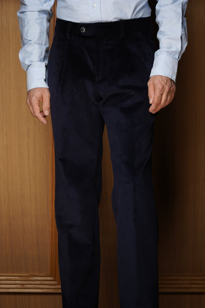 Pantalon en velours épaisseur classique à pinces